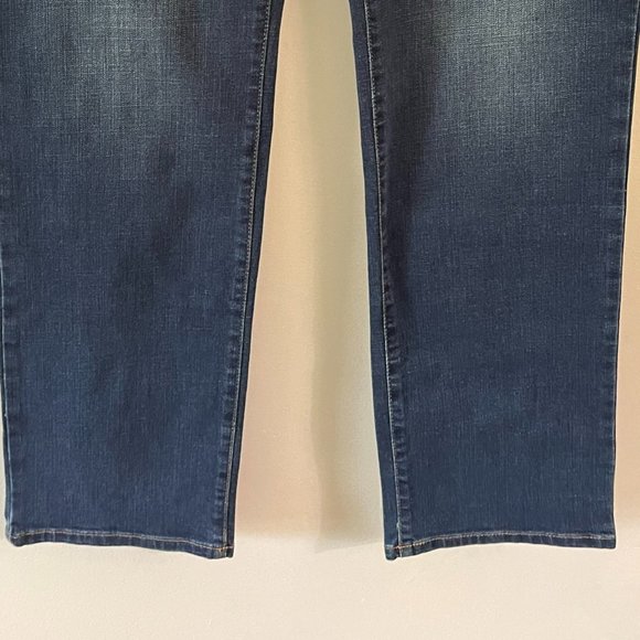 Chico's So Slimming Girlfriend Straight Leg Dark Denim Jean sz 1.5 (10) short - Picture 3 of 11